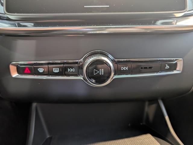 New 2026 Black Volvo B6 Ultra image 21