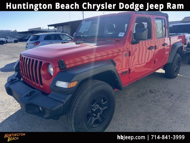 Firecracker Red Clearcoat 2022 Jeep Gladiator Sport Crew Cab 4WD Pickup Truck Four-Wheel Drive 6-Speed Manual