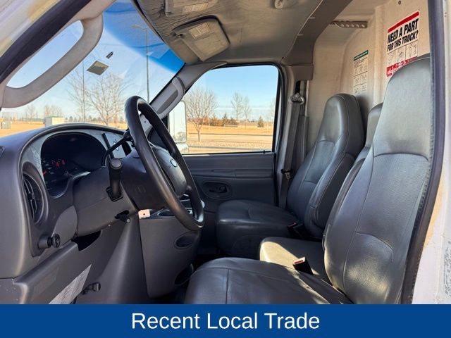 2008 Ford E-450 Cutaway 