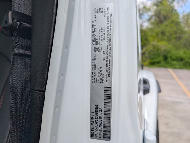 Used 2025 White Jeep Rubicon X image 27