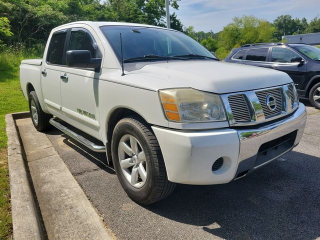 White 2006 Nissan Titan SE Crew Cab 2WD Pickup Truck Rear-Wheel Drive 5-Speed Automatic Overdrive