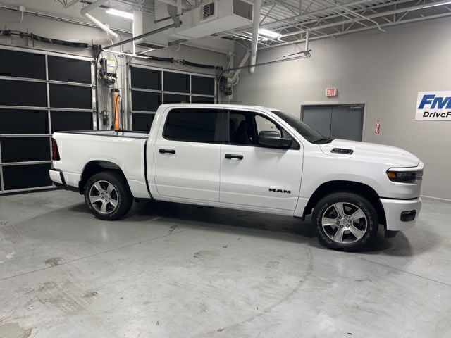 2026 RAM 1500 Express Crew Cab RWD
