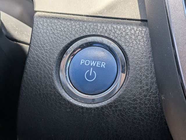 2023 Toyota Camry Hybrid - Image 17