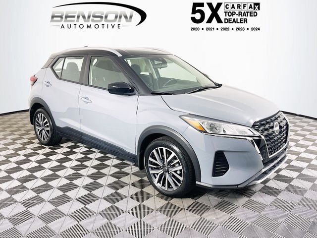 Gray/Super Black 2023 Nissan Kicks SV FWD SUV / Crossover Front-Wheel Drive Continuously Variable Transmission