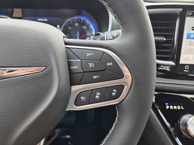 New 2026 Silver Chrysler Select image 30