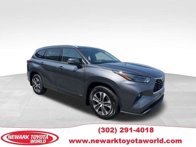 2022 Toyota Highlander Hybrid XLE