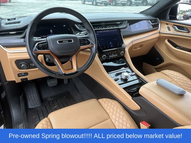 Used 2022 Diamond Black Jeep Summit Reserve image 26