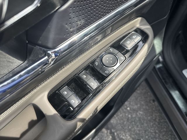 Certified Used 2025  Lincoln Grand Touring image 17