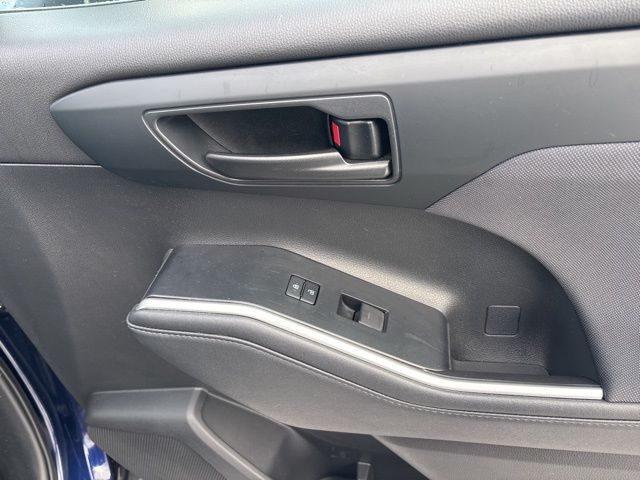 used 2021 Toyota Highlander car, priced at $29,979