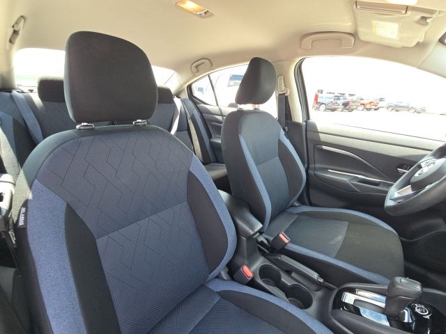 2025 Nissan Versa 1.6 SV:B02429