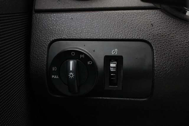 Used 2008 Silver Ford V6 Deluxe image 9