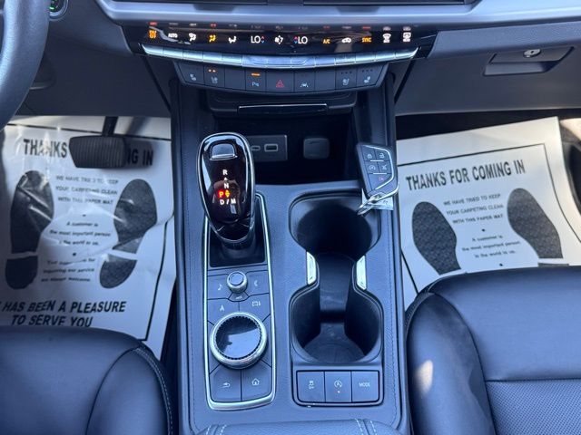 2024 Cadillac XT4 AWD Premium Luxury