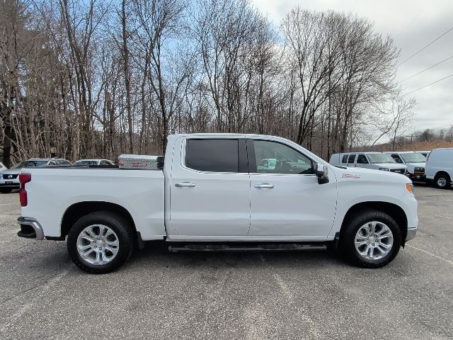 View vehicle photo 4