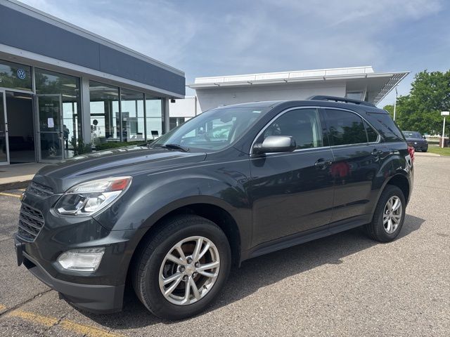 2017 Chevrolet Equinox LT's photo