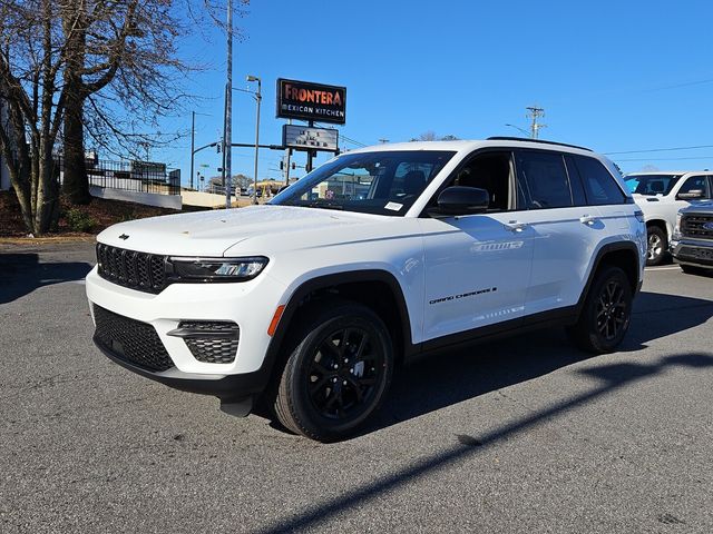 New 2025 White Jeep Altitude X image 4
