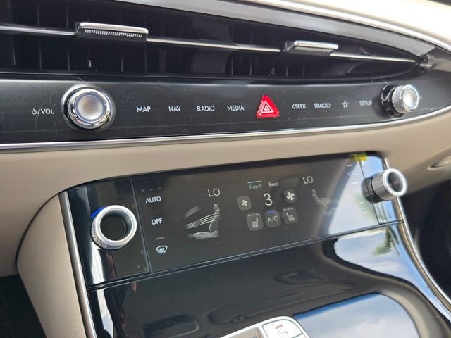 2027 Genesis Gv70