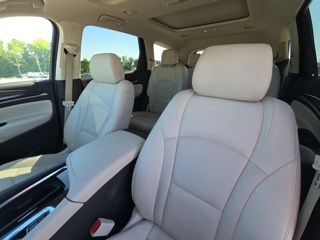 2022 Buick Enclave Essence:C02611