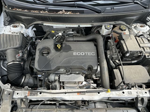 Used 2022 White GMC SLE image 20