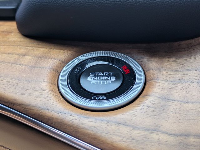 2025 Jeep Grand Cherokee L Summit Reserve 4x4