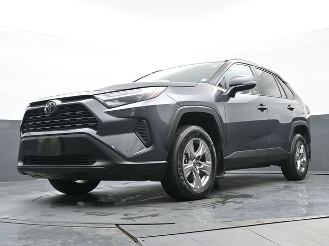 2023 Toyota RAV4 XLE 32