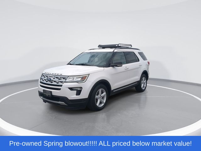 Used 2019 White Platinum Clearcoat Metallic Ford XLT image 4