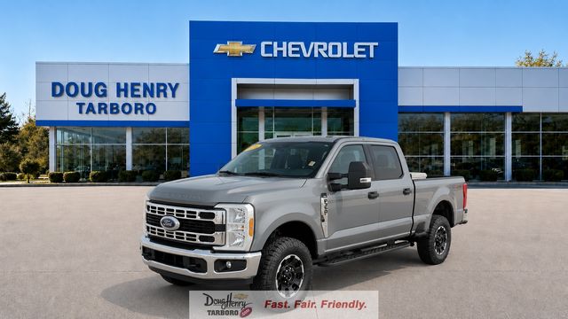 Carbonized Gray Metallic 2025 Ford F-350 Super Duty XLT Crew Cab 4WD Pickup Truck Four-Wheel Drive Automatic