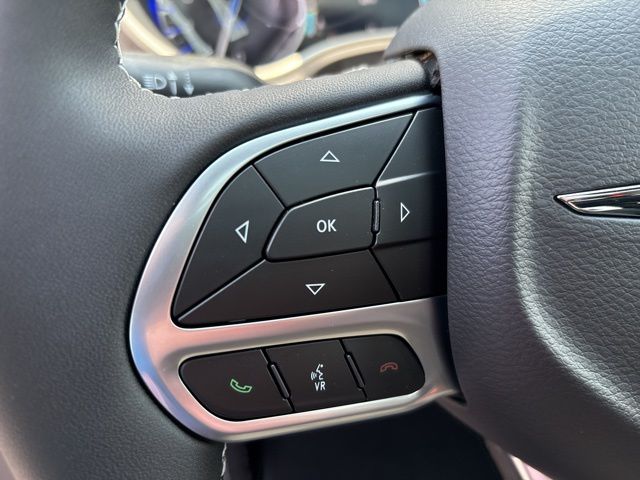 New 2025 Chrysler Pacifica Select 4D Passenger Van