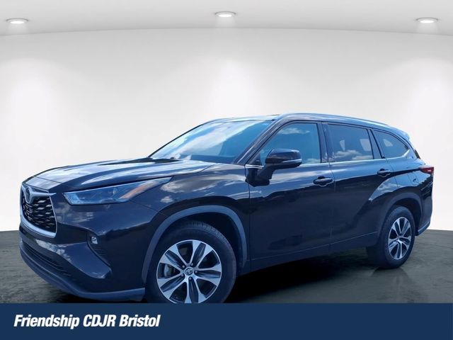 Amber 2022 Toyota Highlander SUV / Crossover Front-Wheel Drive 8-Speed Automatic