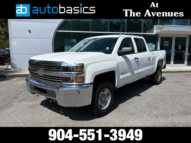 Summit White 2015 Chevrolet Silverado 2500HD Pickup Truck Four-Wheel Drive 6-Speed Automatic Overdrive
