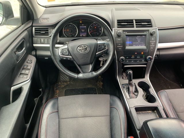 2016 Toyota Camry XLE 13