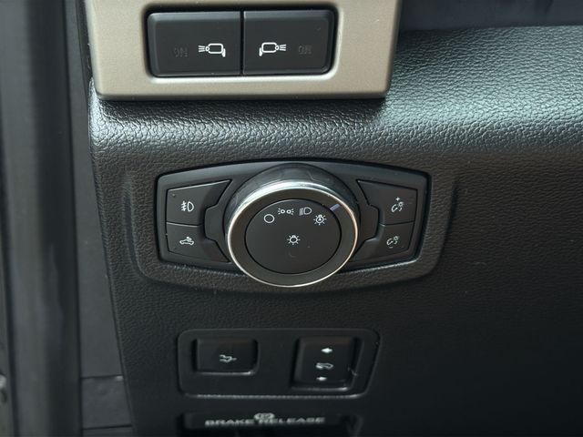Used 2020 Black Ford Lariat image 33