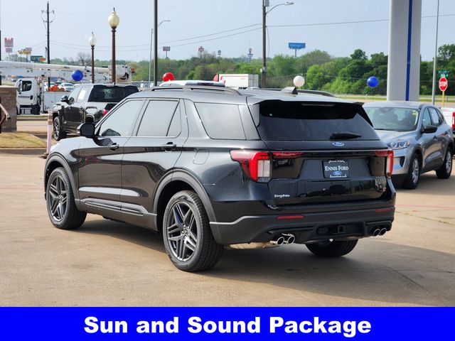 2025 Ford Explorer ST photo