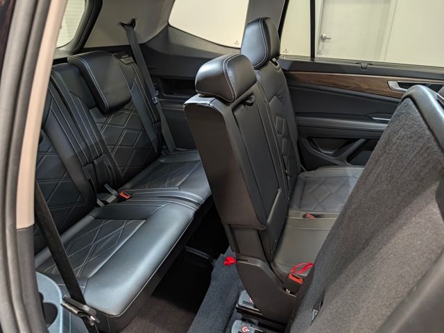 Used 2024  Volkswagen 2.0T SE w/Technology image 31