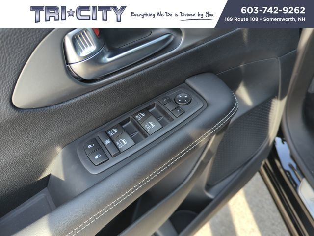 2026 Chrysler Voyager LX photo 10