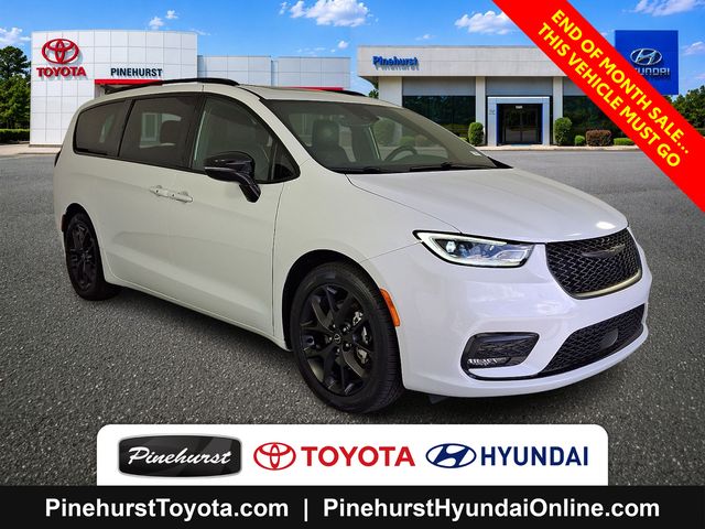 2025 Chrysler Pacifica Limited FWD