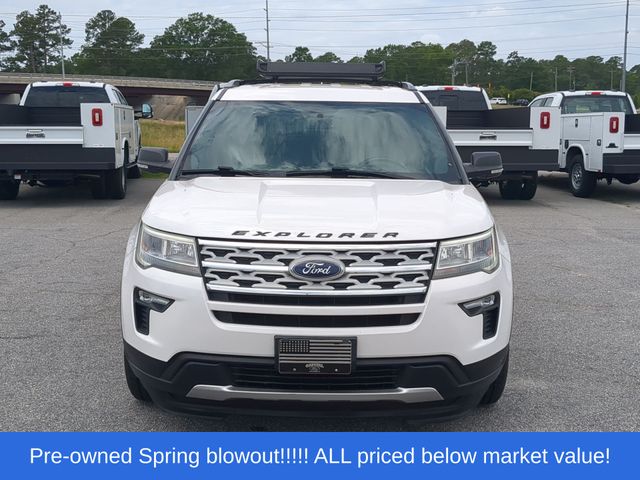 Used 2019 White Platinum Clearcoat Metallic Ford XLT image 16