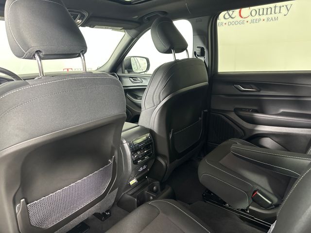 2025 Jeep Grand Cherokee Laredo X photo 26