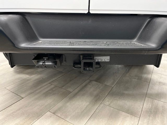 New 2026 Summit White Chevrolet Work Van image 27