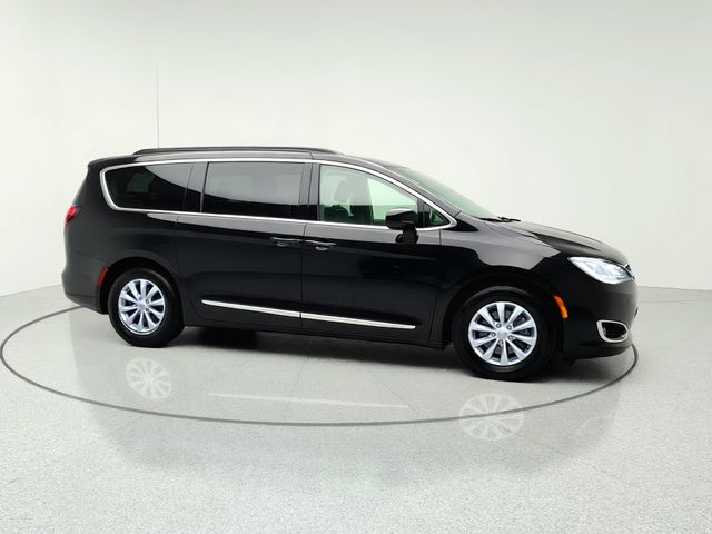 Used 2017 Chrysler Pacifica Van
