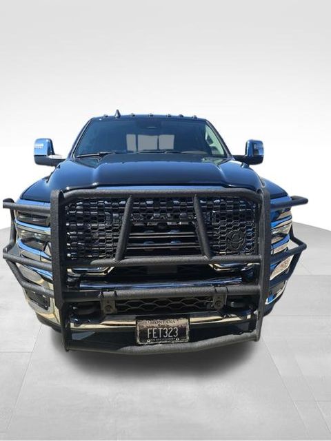 Diamond Black Crystal Pearlcoat 2026 RAM 3500 Pickup Truck Four-Wheel Drive 8-Speed Automatic