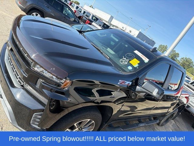 Used 2019 Black Chevrolet RST image 3