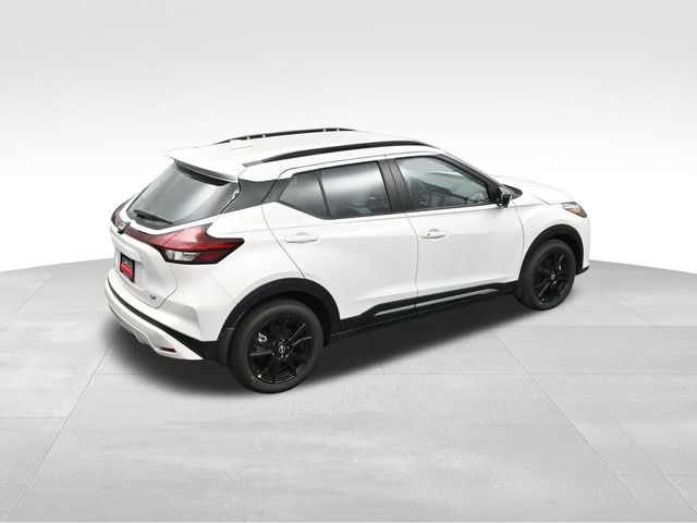 2024 Nissan Kicks SR 28