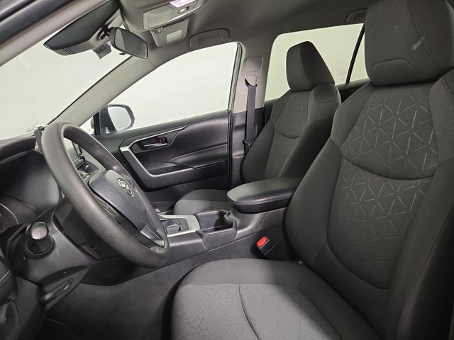 2022 Toyota RAV4 XLE photo
