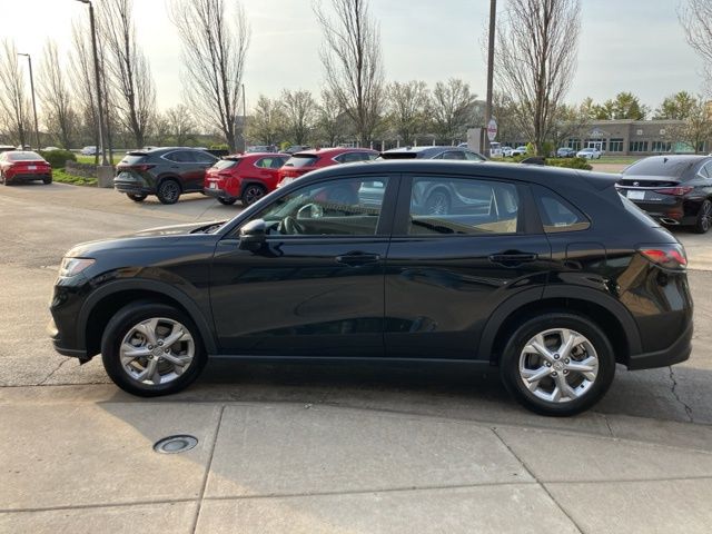 View vehicle photo 6