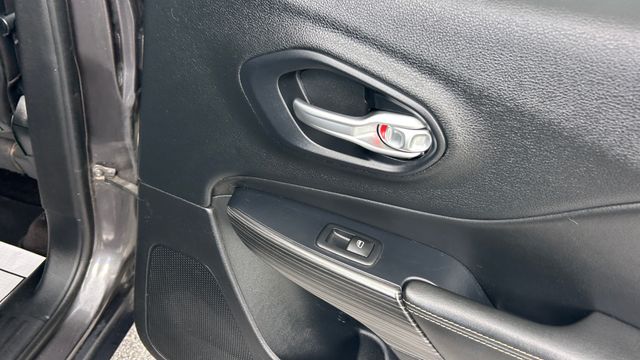 Used 2016 Jeep Cherokee SUV