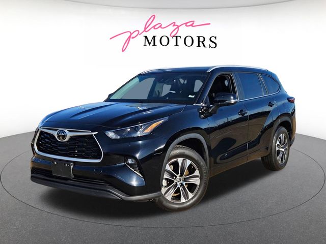 2023 Toyota Highlander XLE FWD