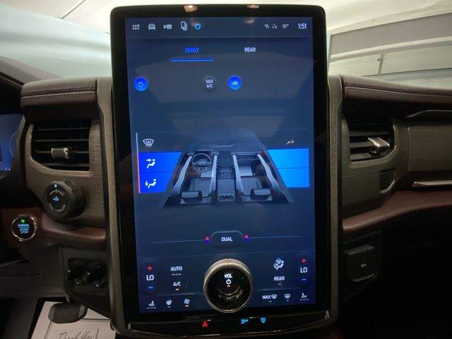 Used 2022 White Ford Limited image 19