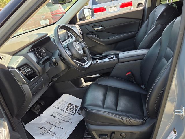 Used 2022 Gray Nissan SL image 5