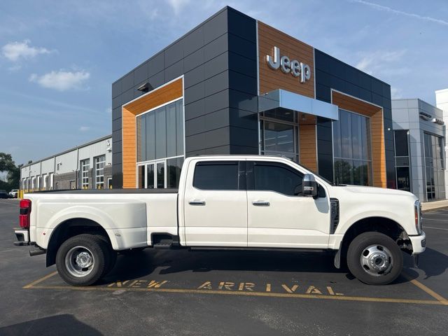 White Metallic 2023 Ford F-350 Super Duty Pickup Truck Four-Wheel Drive Automatic