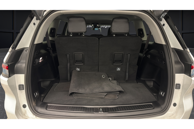Used 2023 Bright White Clearcoat Jeep Limited image 33